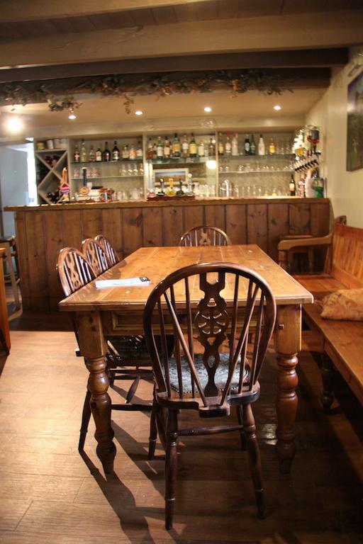 Hollybush Inn Greenhaugh エクステリア 写真