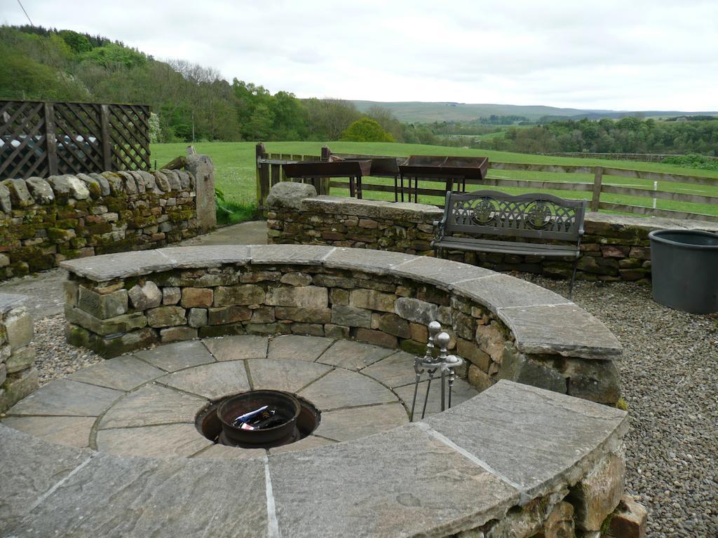 Hollybush Inn Greenhaugh エクステリア 写真